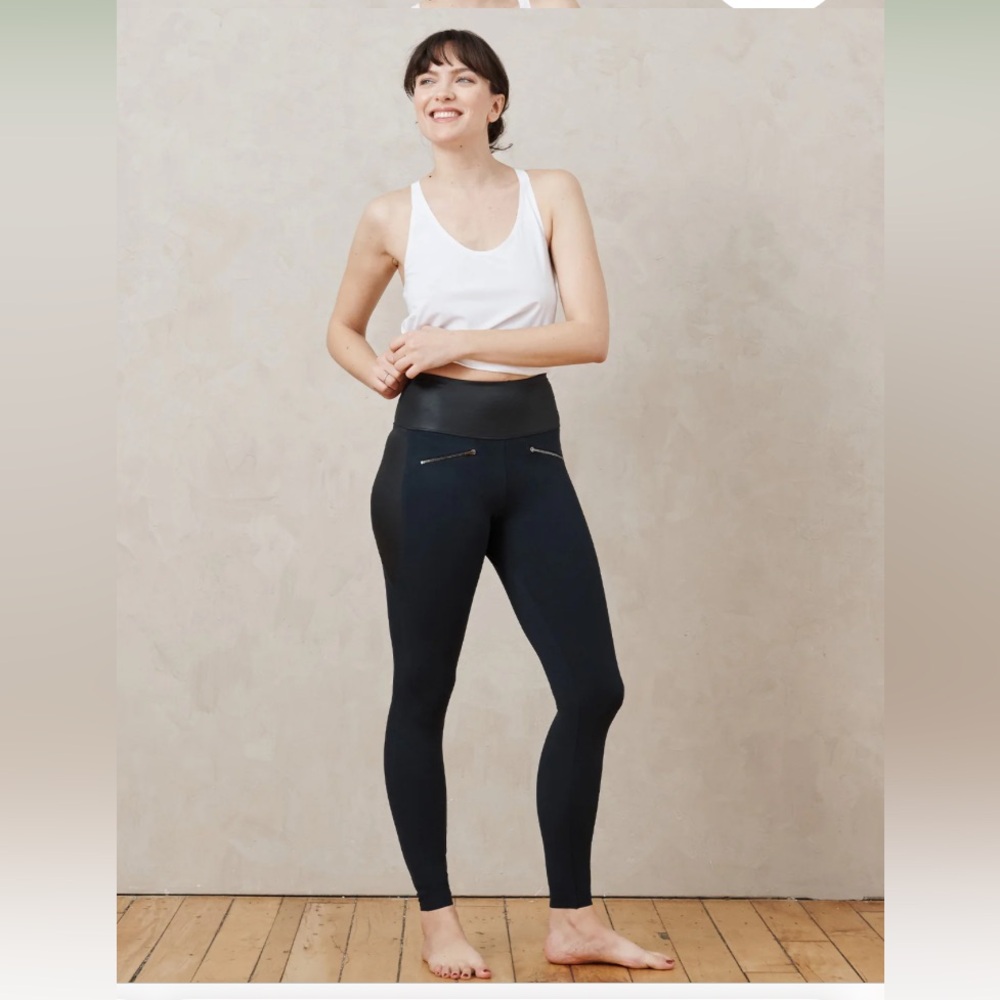 ADAY Black High-Waist Zip Pocket Leggings